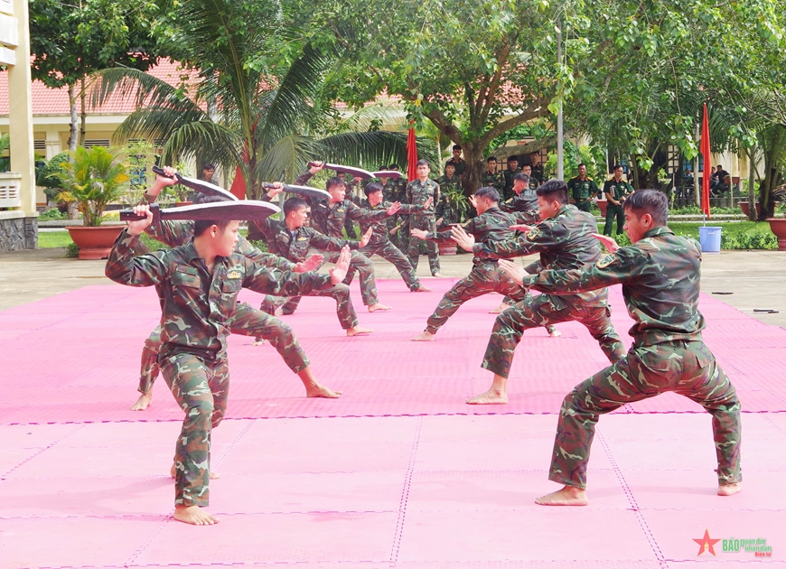 View - 	Bộ đội Đặc công Quân khu 7 khổ luyện để lập công